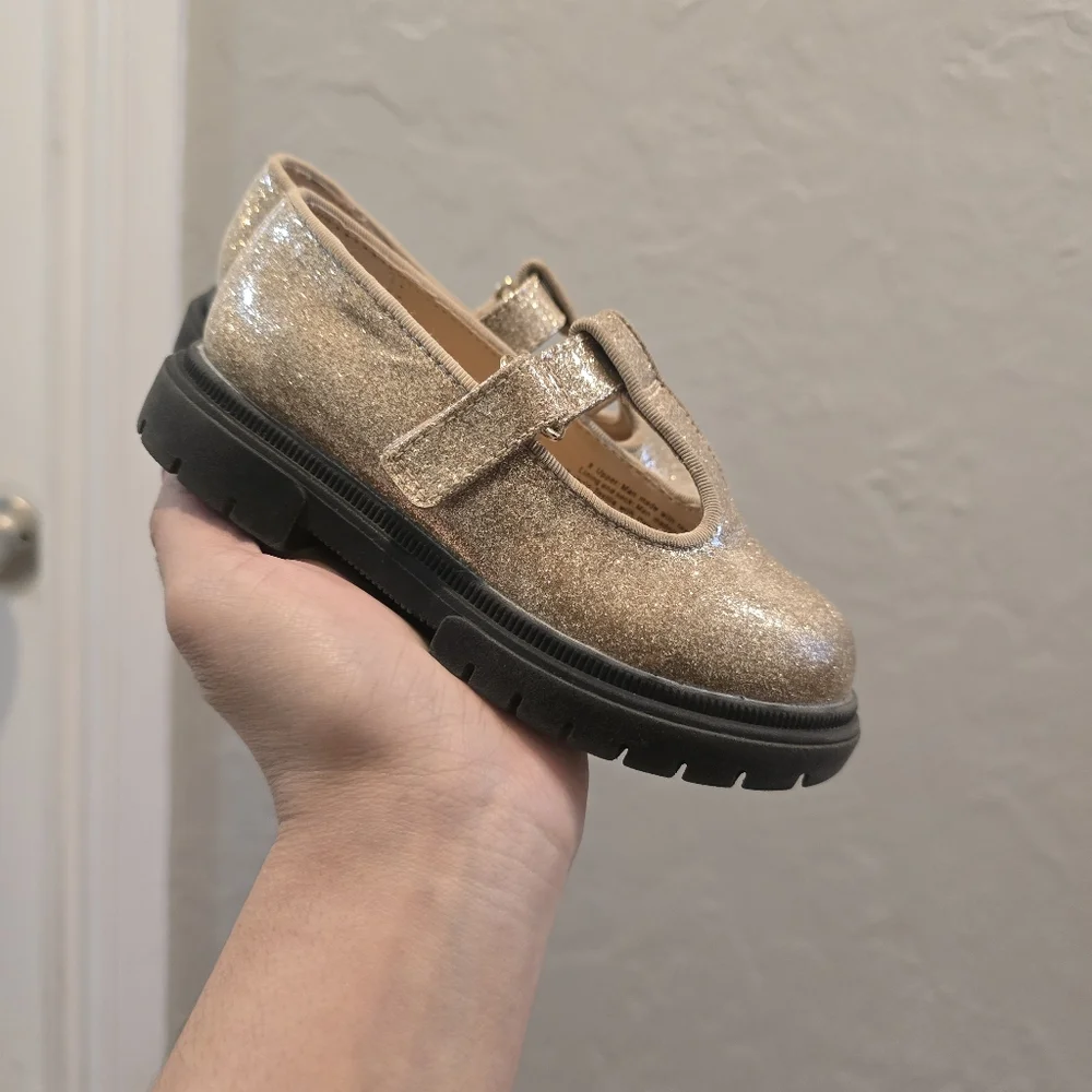 Cat & jack glitter size 8c